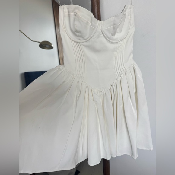 ❌SOLD❌House Of CB White Strapless Dress (Katherine) - Picture 3 of 5